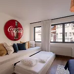 Pino, Cosy A Zee Voor 9 Gasten Met Terras Сasa de vacaciones