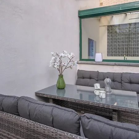 Pino, Cosy à Zee Voor 9 Gasten Met Terras Casa de Férias