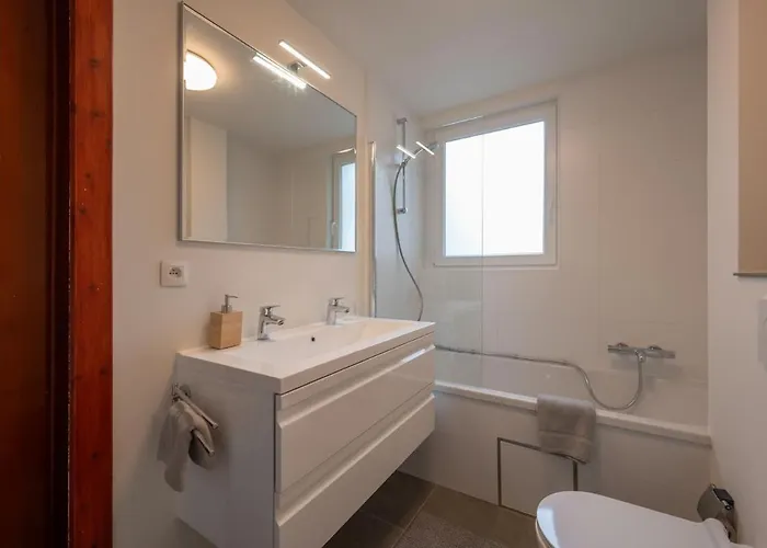 Pino, Cosy A Zee Voor 9 Gasten Met Terras *